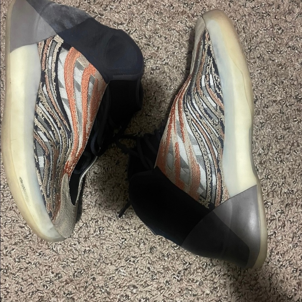 Yeezy QNTM ‘Flash Orange’